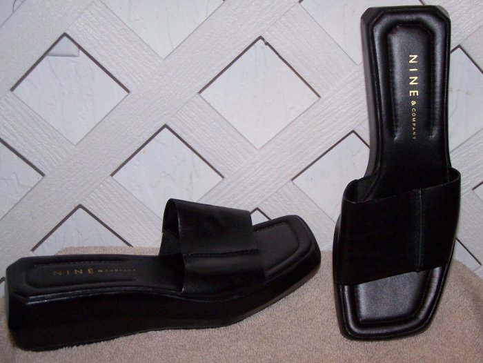 Women’s Nine & Company Black Leather Sandals Slides Size 6 NEW