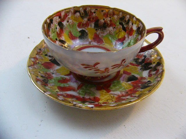 VINTAGE ANTIQUE JAPANESE HAND PAINTED TEACUP & SAUCER MORIAGE GILDED MEN PEOPLE