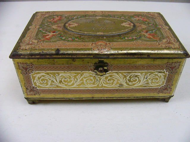 VINTAGE ARTSTYLE CHOCOLATE FOOTED TIN CANDY BOX "WITH LOVE TO MOTHER" USA
