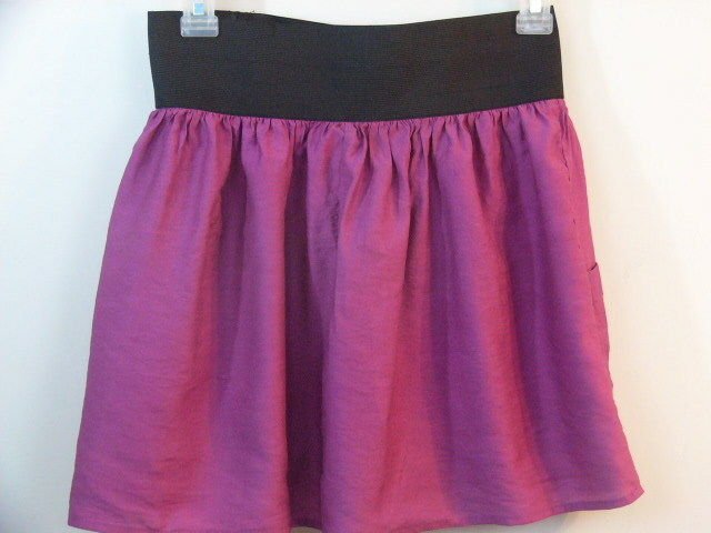 CHARLOTTE RUSSE PURPLE MINI SKIRT SIZE SMALL BLACK WAIST BAND