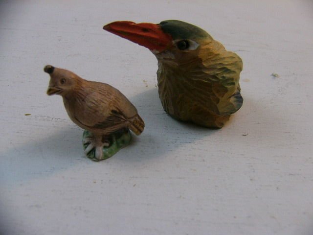 Lot 2 bird FigurinesQUAIL COAD Peru CLAY-Wood Orange beak bird HAND PAINTED RARE