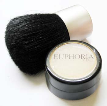 1 full size Foundation plus 1 Kabuki Brush 5% off
