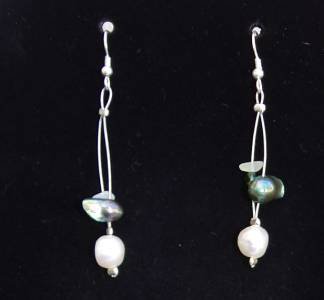 Gilligan's Seaside Pearl and Swarovski Crystals Earrings Made in USA Unique ~~