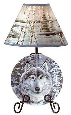 3377000: WOLF IN SNOW PLATE/RACK/LAMP