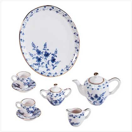 Hand-Painted Blue/White Floral Mini Tea Set-oos?
