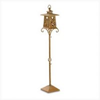 3827500: Iron Pagoda Hummingbird Floral Design Lantern for Home and Garden Decor