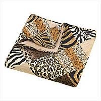 3972100 Jungle Print Quilt/Comforter Queen Size