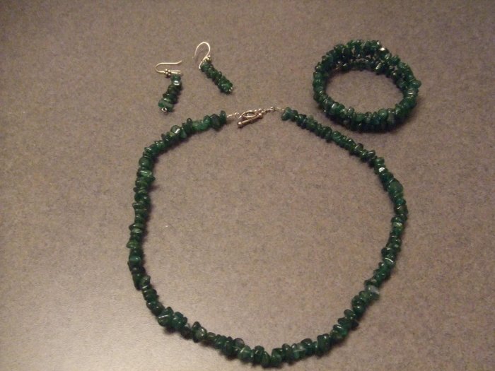 seaweed green coarl necklace and earrings