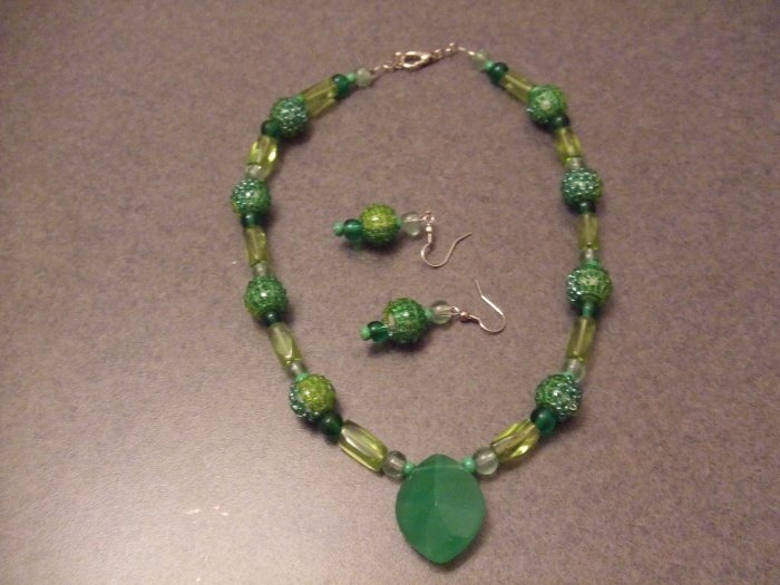 Old Keywest collection necklace and earrings