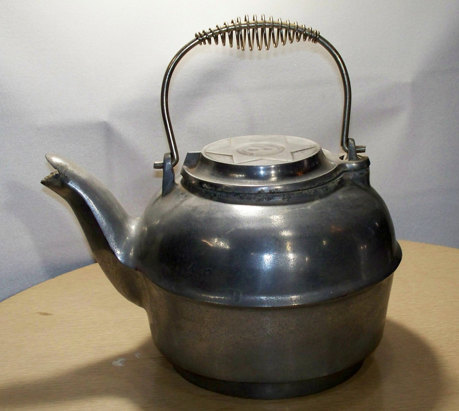 Aluminum Tea Kettle for wood or gas stoves 8 size 4 quart used
