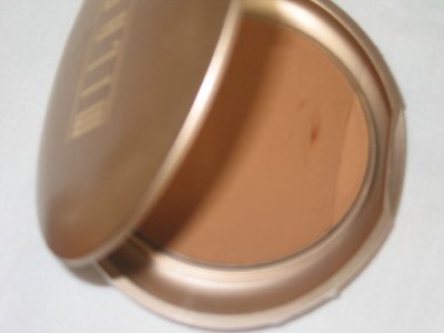 MILANI Smooth Finish Pressed Powder Compact #01 RICH BEIGE Face Finish Powder MATTE