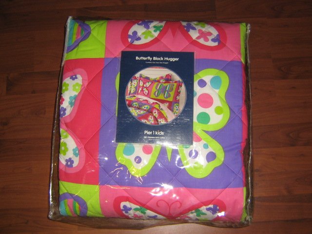BUTTERFLY BLOCK HUGGER