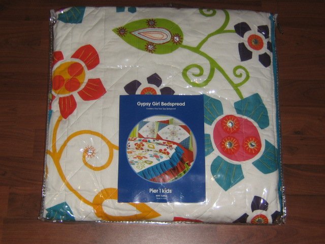 GYPSY GIRL BEDSPREAD