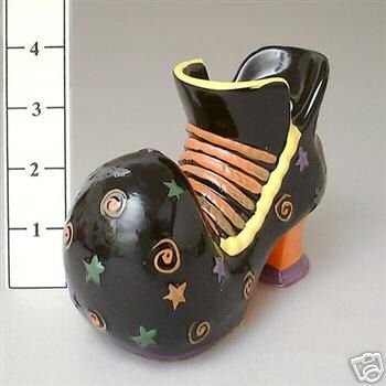 SET OF 2 Ceramic Witches Halloween Shoes BRAND NEW