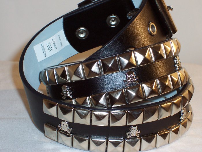 2 ROW PYRAMID SKULL& BONES LEATHER BELT BLACK SZ S 32