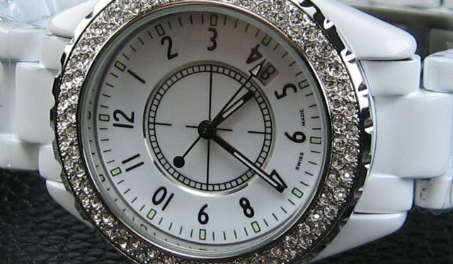 DESIGNER STYLE WATCH CAREMIC BAND WITH STONES