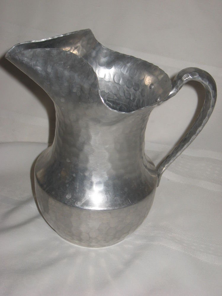 Vintage Hand Everlast Metal Hammered Aluminum Pitcher 625