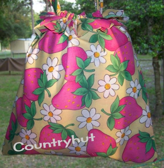 Strawberries & Daisies - Gift Bag - Draw string handbag - multi purpose handbag, cosmetic bag