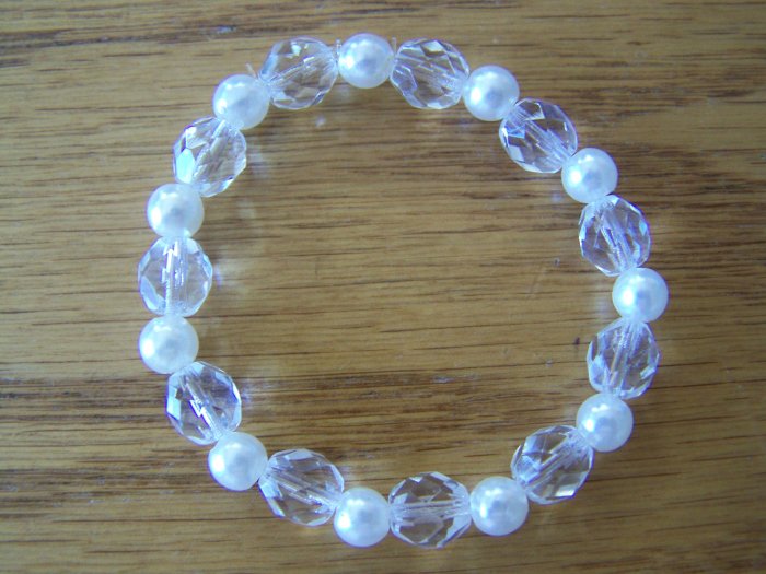 Crystal n' Pearl Bracelrt (MLJ-995)