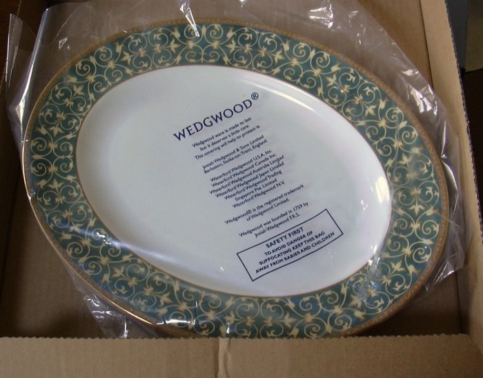 Wedgwood Everleigh 13.75" Oval Serving Platter