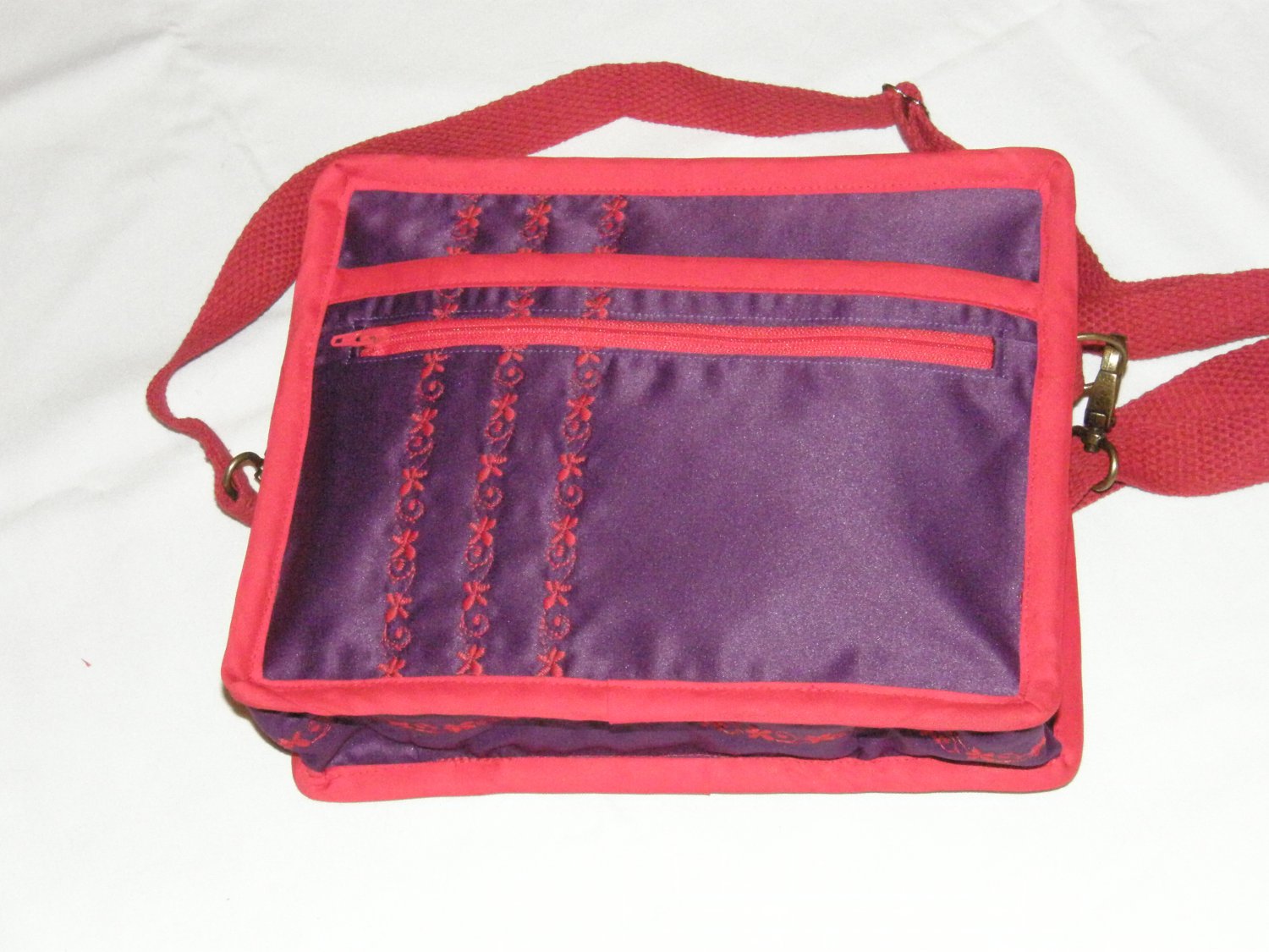 $55 Red Hat Ladies 8X10 Shoulder Bag Purple Sateen Red Accents Red Stylized Flower Top Stitching