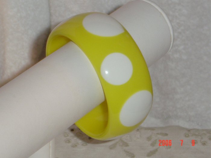 Lucite Wide Polka Dot Bangle Bracelet Yellow White