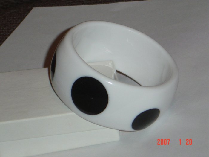 Lucite Wide Polka Dot Bangle Bracelet White Black