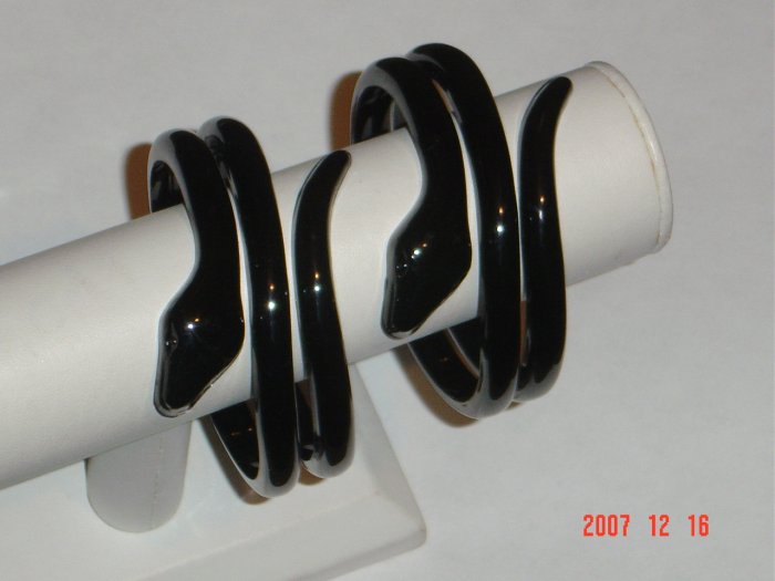 Snake Plastic Twisted Bangle Bracelet Set Black