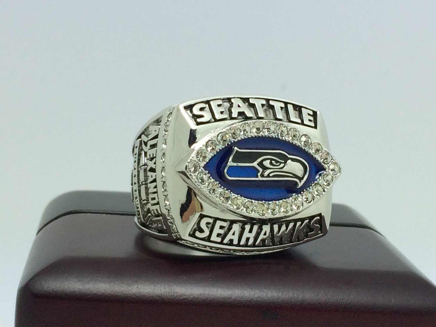 2005 Seattle Seahawks NFC super bowl Championship Ring 8-14 Size choose With wooden box