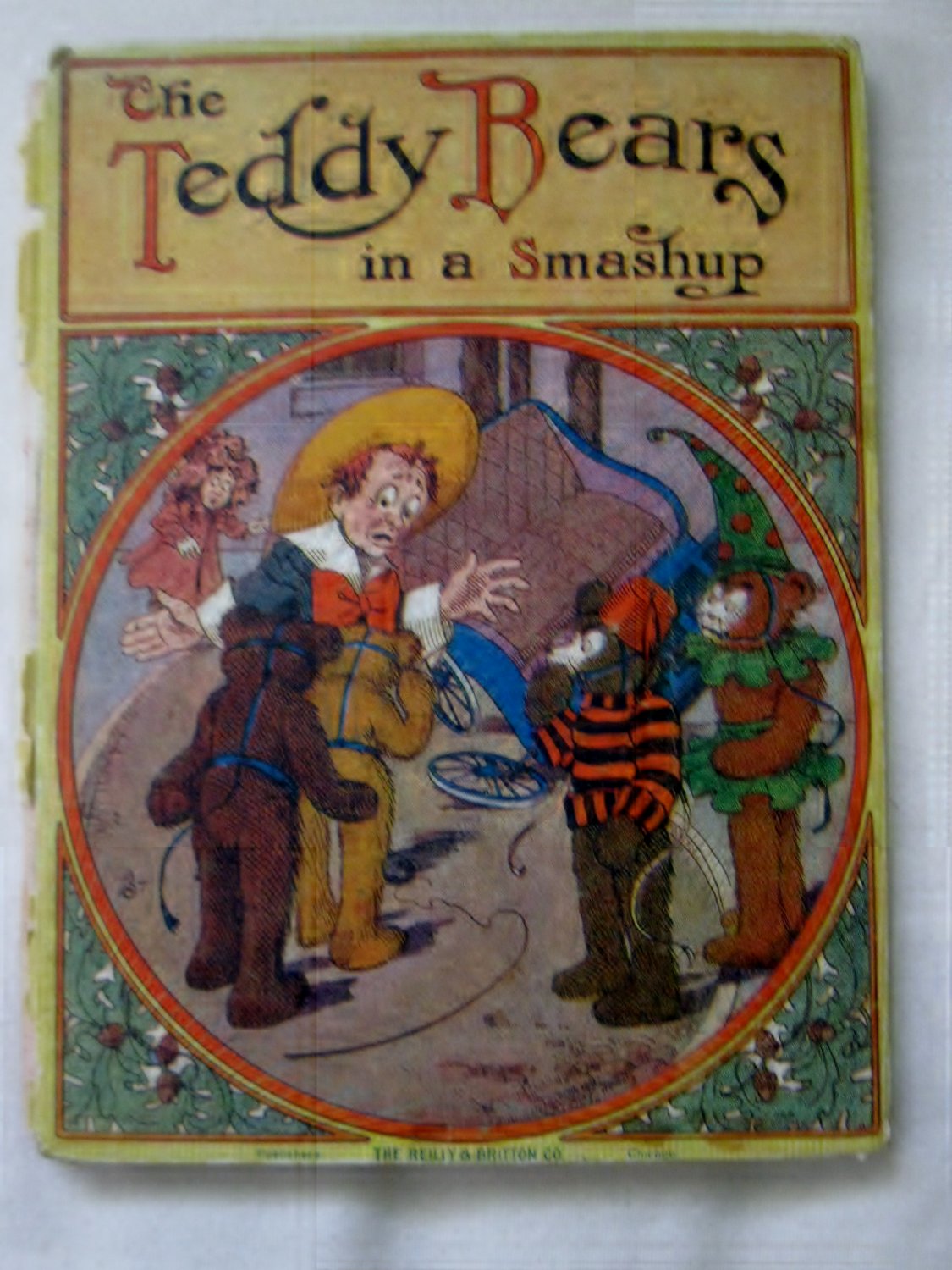 1907 THE TEDDY BEARS IN A SMASHUP