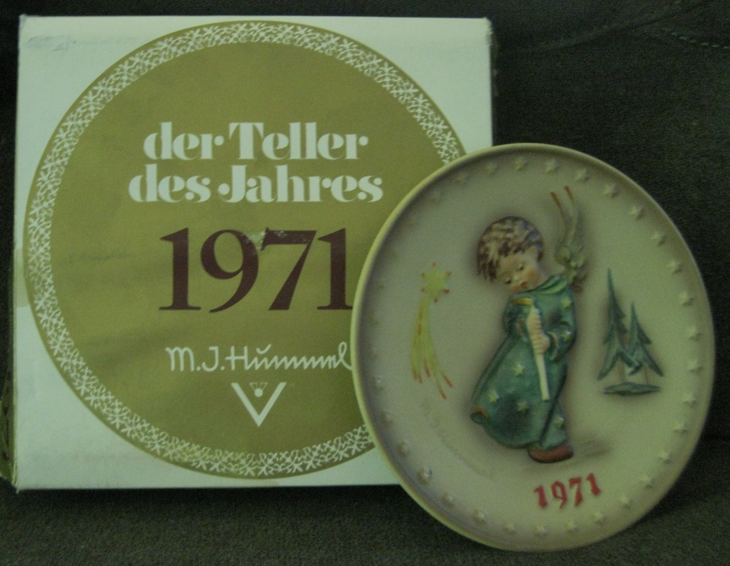 1971 M.I. Hummel Annual Colectors Plate
