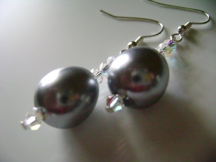 Elegant Metalic Gray Glass Pearl Earrings