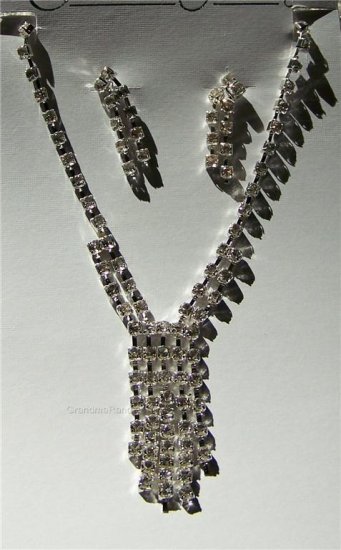 Fashion Jewelry Necklace and matching earring set