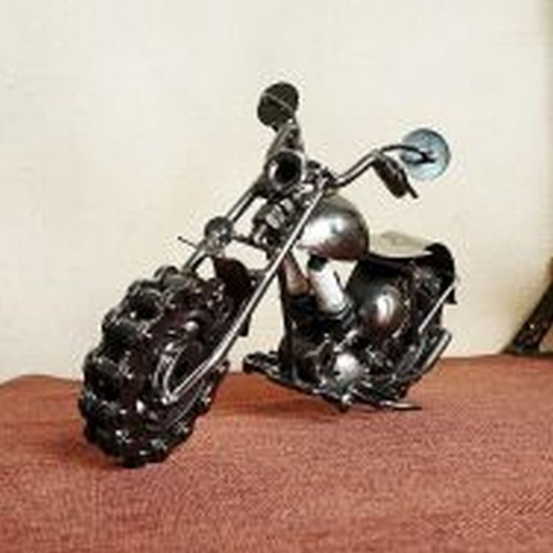 Fashion Model Vintage Iron Chain Motorcycle