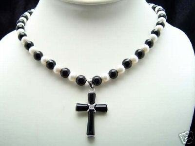 Stunning pearl jade pendant necklace