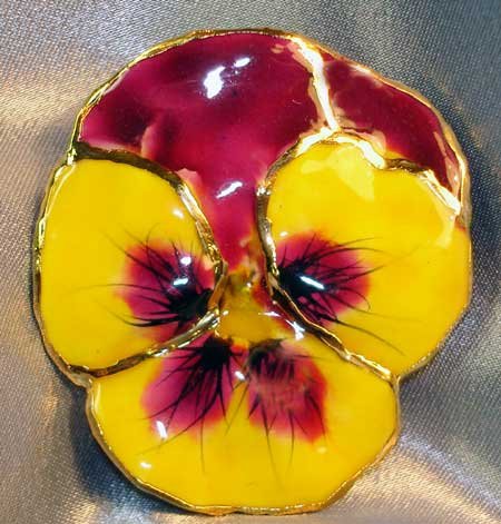 Lacquered and 24 karat gold-plated Real Pansy brooch-pendant hybrid