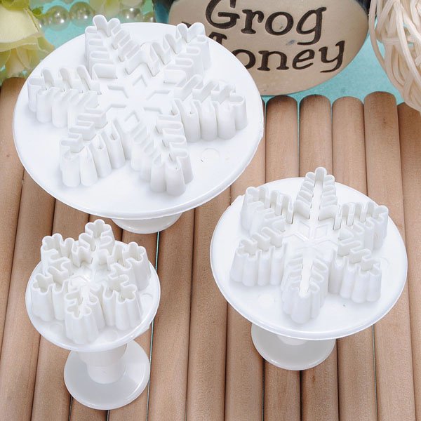 3PCS Snowflake Shape Fondant Cake Baking Decorating Mold Plunger Cutter Set