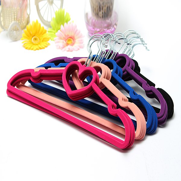 5pcs Velvet Non-Slip Heart Shaped Clothes Hanger