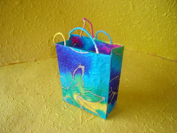 Medium paper bags