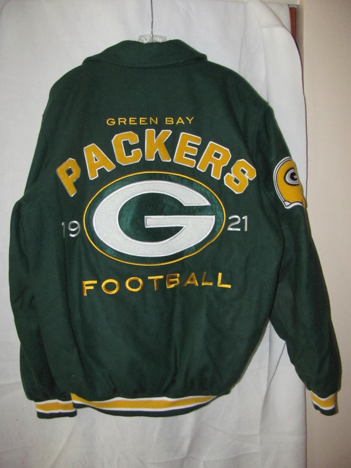 G-III New NFL Green Bay Packers varsity style men's jacket Size Large