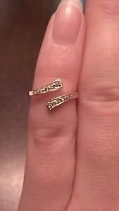 10K YELLOW GOLD CZ SWIRL TOE RING