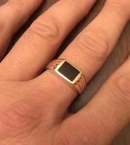 14K YELLOW GOLD MEN'S BLACK ONYX BAND/RING 5.3 GRAMS SIZE 9.5