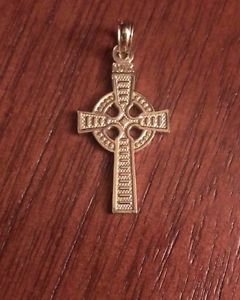 14K YELLOW GOLD REVERSIBLE GOD IS LOVE CELTIC CROSS CHARM / PENDANT - 0.9 GRAM