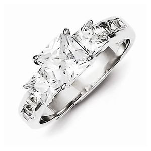 STERLING SILVER POLISHED SQUARE 3 MAIN STONE CZ RING - SIZE 8