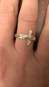 14K GOLD TWO-TONE SIDEWAYS CROSS CRUCIFIX BAND/RING 3 GRAMS SIZE 9