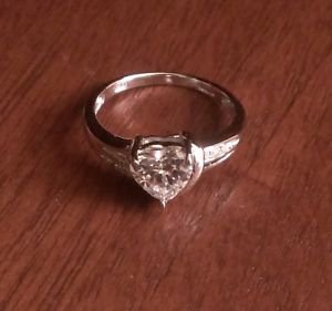 STERLING SILVER POLISHED HEART SHAPED STONE CZ RING - SIZE 7