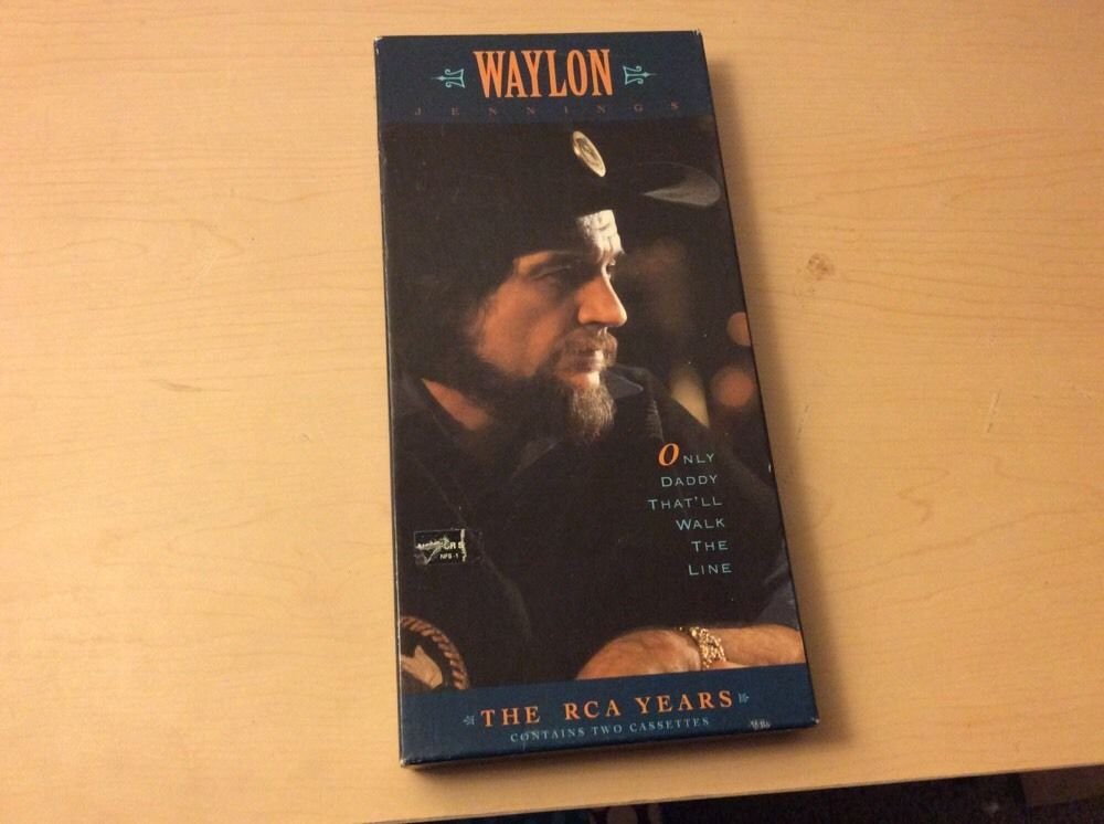 WAYLON JENNINGS Only Daddy That'll Walk the Line RCA Year contains two cassettes