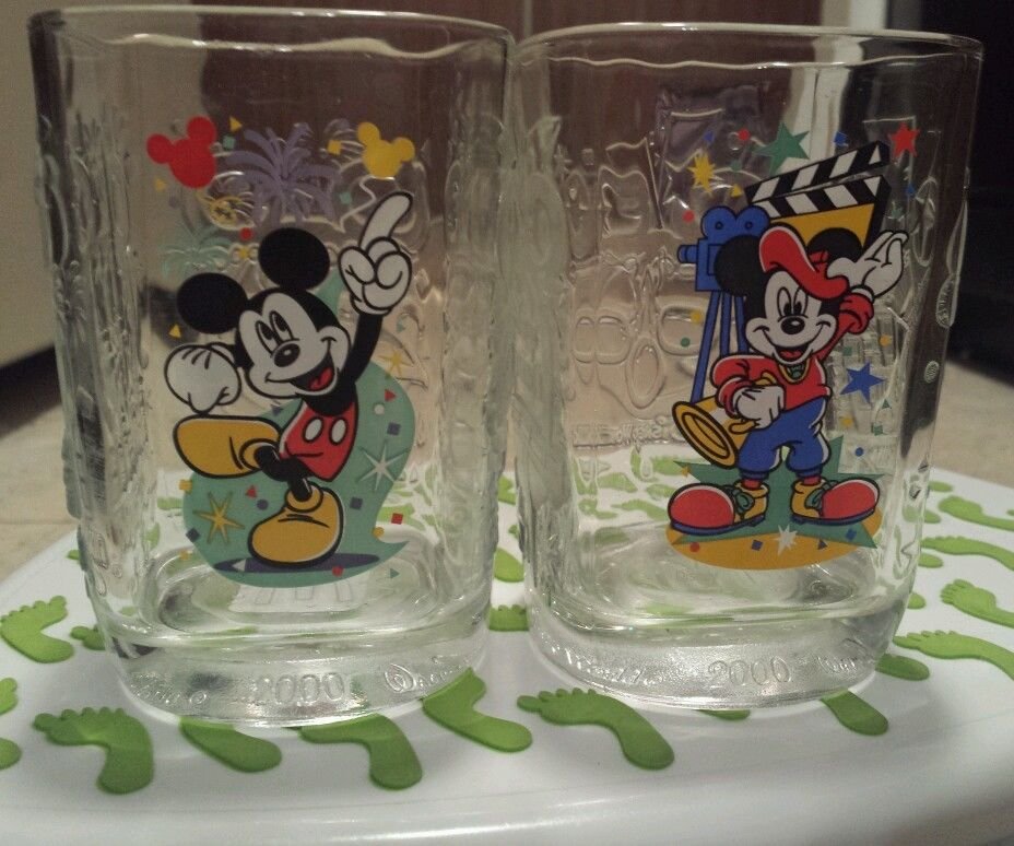 Mickey Mouse Collectible Glass Walt Disney Hollywood Vine Studios 2000 Mugs
