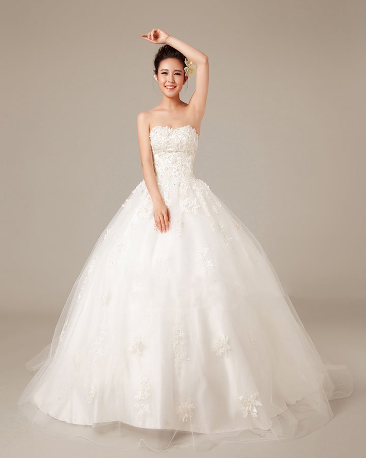 Graceful Applique Beading Sweetheart Satin Ball Gown Wedding Dress