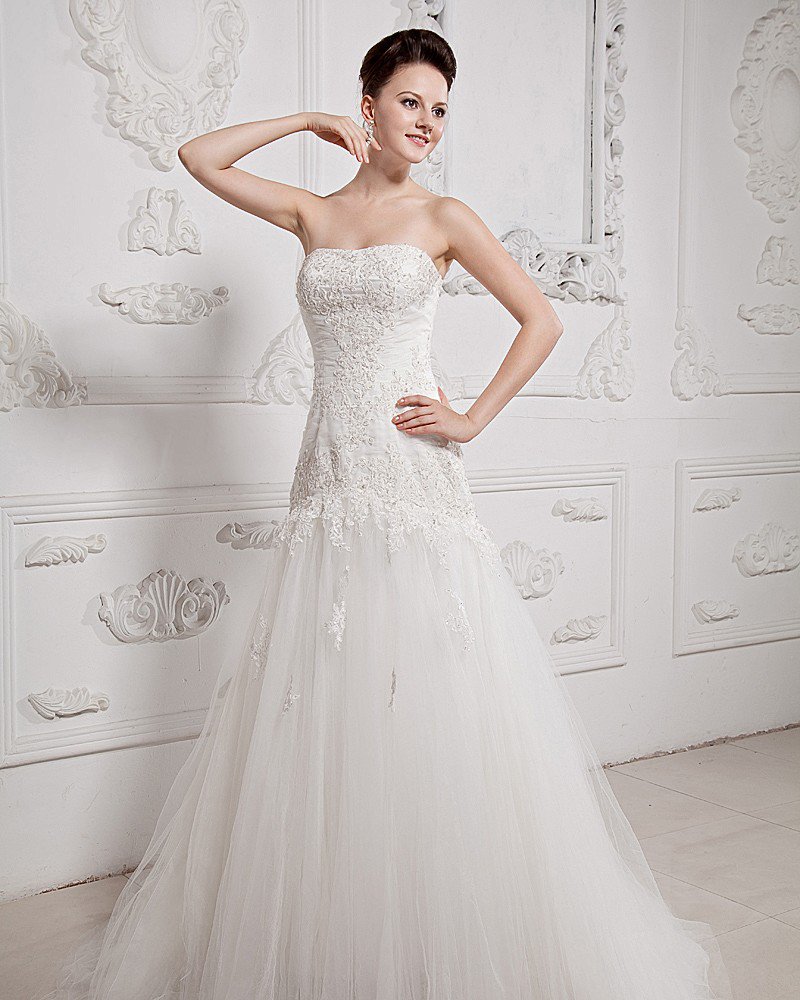 Floor Length Sweetheart Applique Tulle Ball Gown Wedding Dress